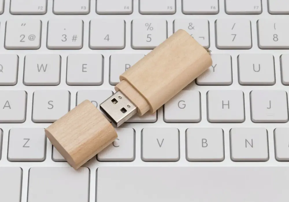 Jak zgrać film z pendrive na komputer bez problemów i stresu