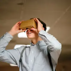 Jak oglądać filmy VR na telefonie i cieszyć się niesamowitym doświadczeniem