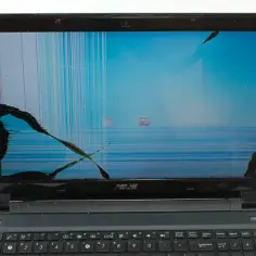 Uszkodzona matryca w laptopie objawy – nie przegap tych sygnałów