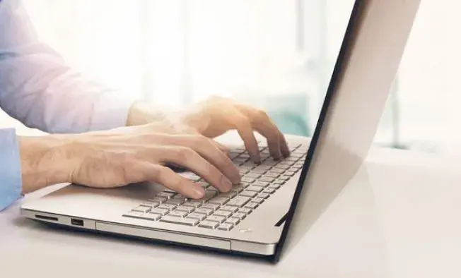 Kto dostanie laptopy nauczyciele? Sprawdź, czy się kwalifikujesz