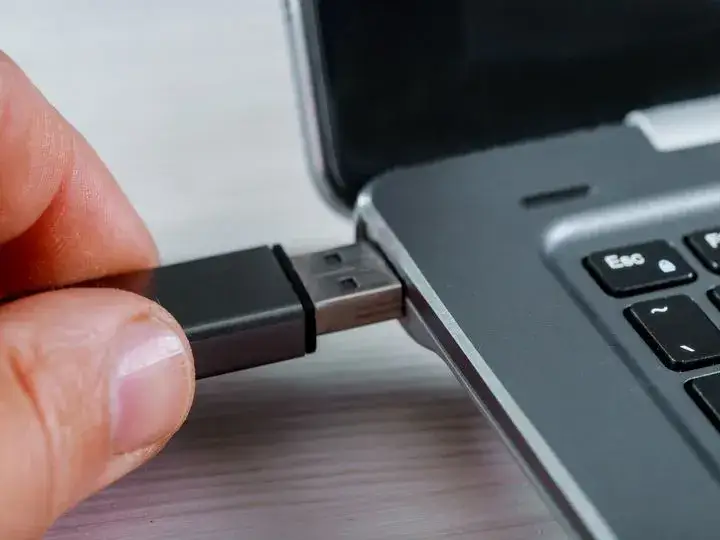 Zdjęcie Jak zainstalować Windows XP z pendrive - proste kroki bez problemów